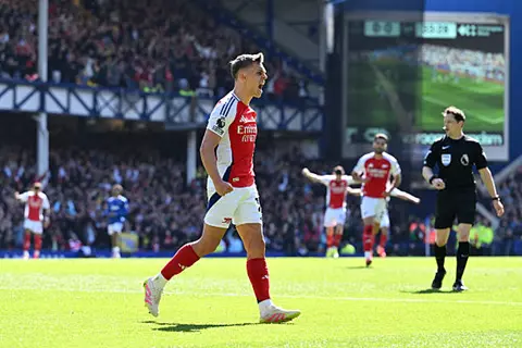 بيلد: بايرن ميونخ يستهدف التعاقد مع تروسارد